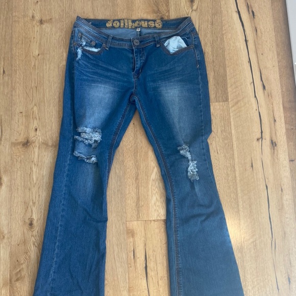 Flared ripped dark blue jeans with cute pockets - Picture 3 of 4